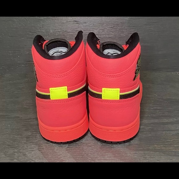 Sold - Picture 3 of 6